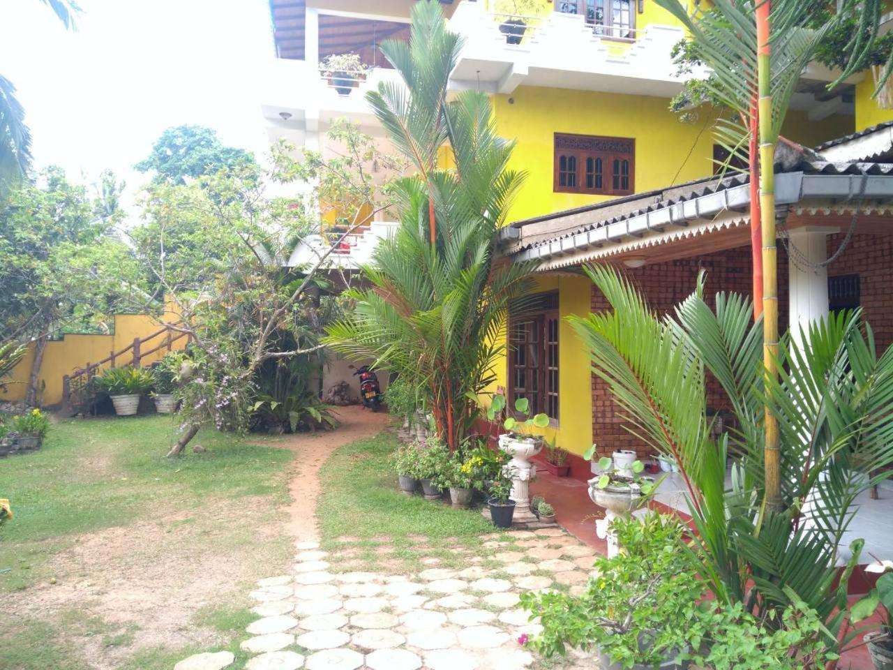Yellowappartments Hikkaduwa Extérieur photo
